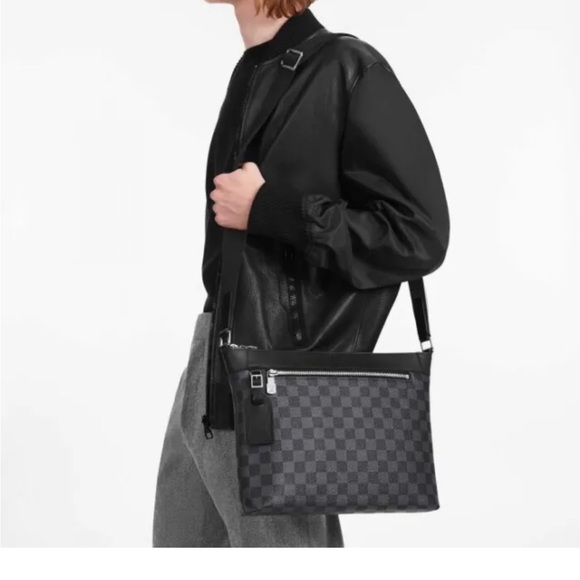LV Mick PM messenger bag - Picture 1 of 14